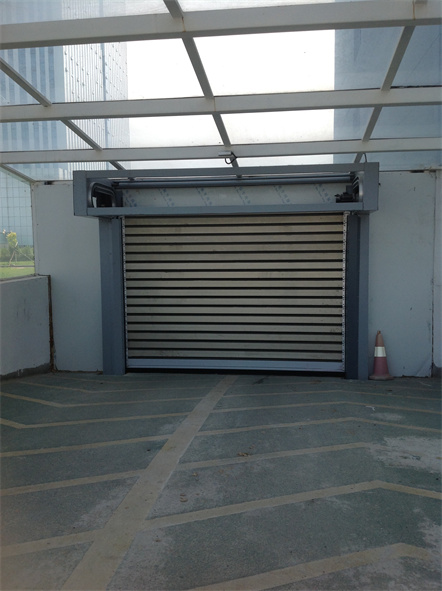 1634559512658325.jpg 車庫(kù)硬質(zhì)快速門.jpg